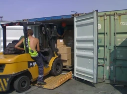 Провели масштабную разгрузку контейнеров в порту Экибастуза: точность и профессионализм